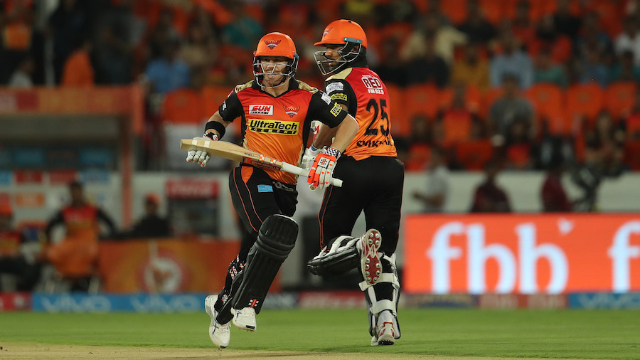 Warner guides SRH to a win over KKR