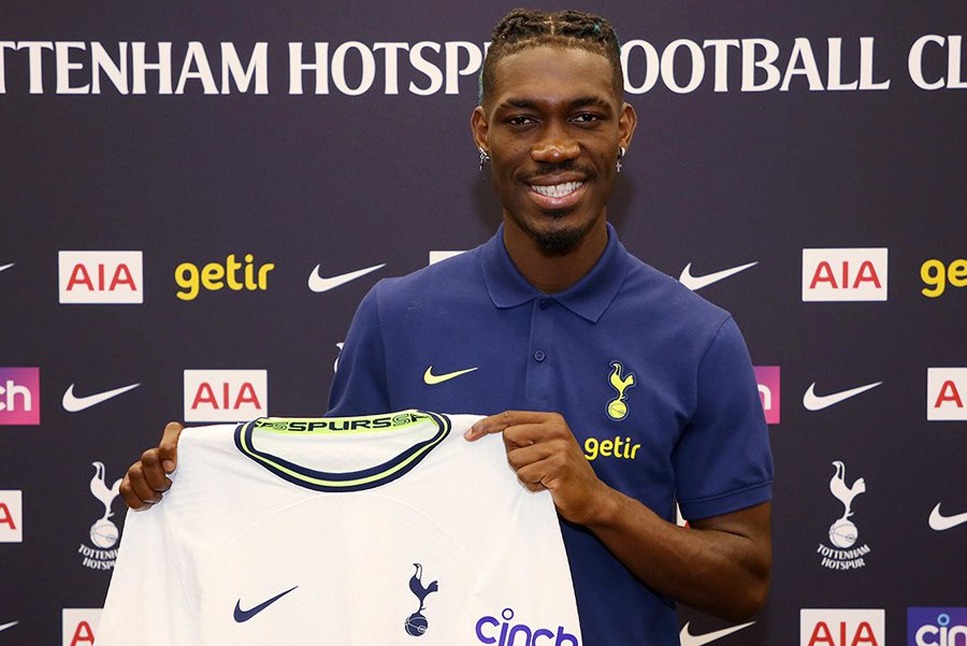 Spurs sign Brighton midfielder Bissouma