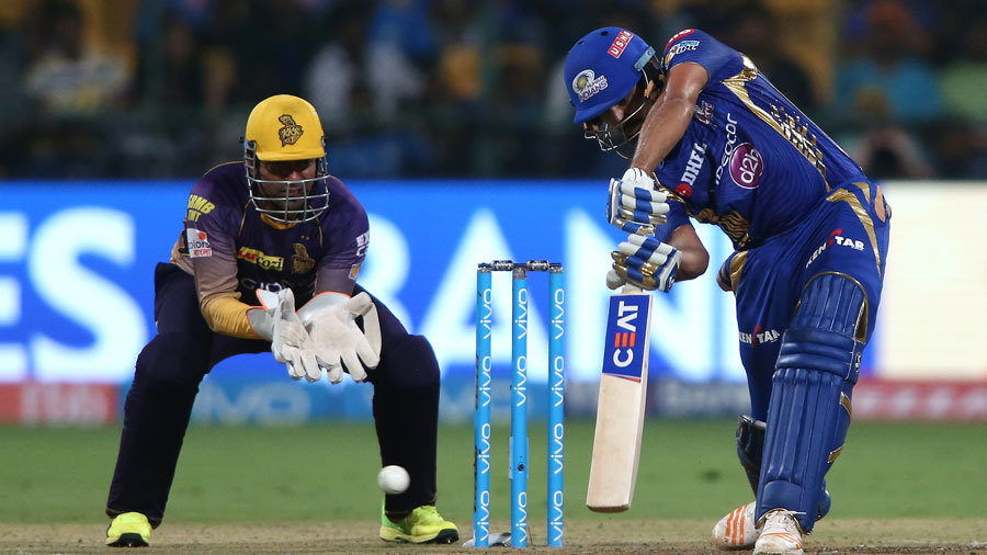 Mumbai into the finals of IPL 2017