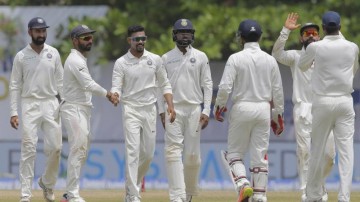 India thrash Srilanka by 304 runs in First Test