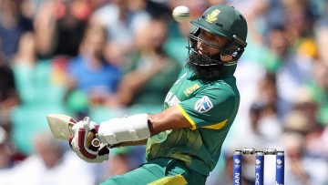 Amla, Tahir guide South Africa to a victory over Srilanka