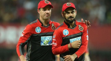 RCB keep their playoff hopes alive with AB de Villiers\' 82*