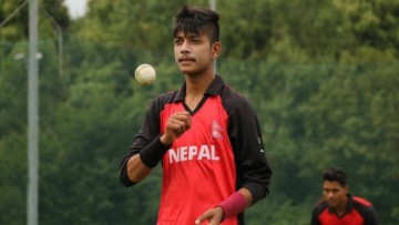 Sandeep Lamichhane picks 2 wickets against Melbourne Renegades